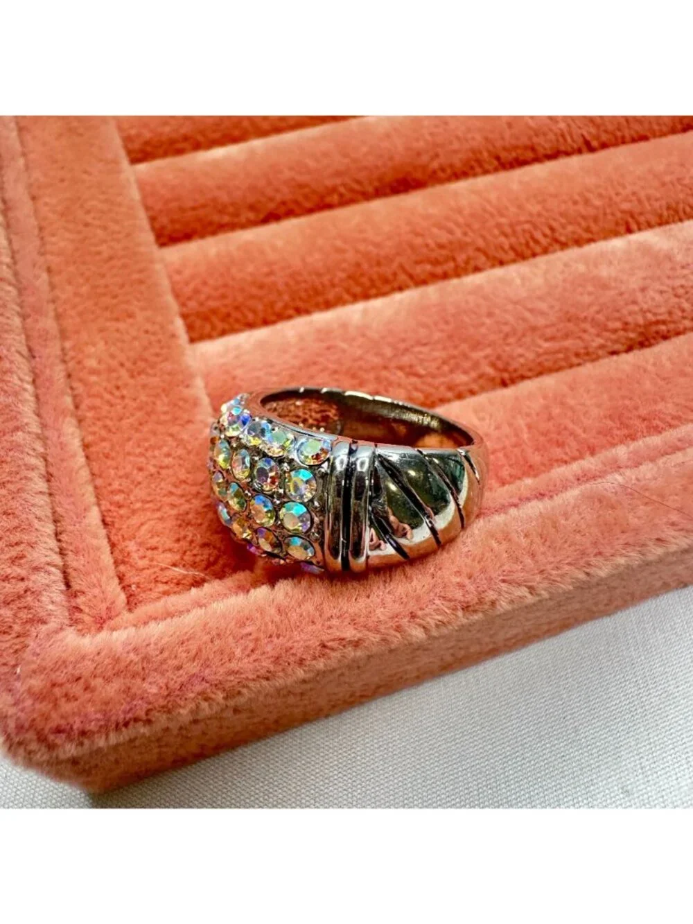 Aurora Borealis Dome Ring With Iridescent Crystals Size 7 Silver-Tone Band - Picture 7 of 12